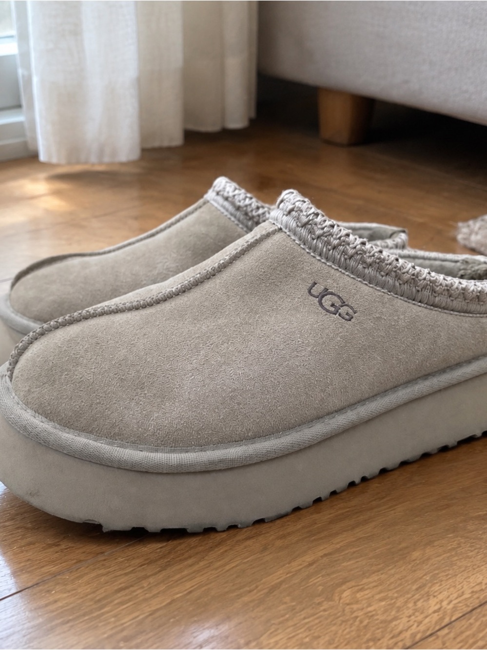 UGG Women's Suede Slip-On Platform Slipper - Taupe